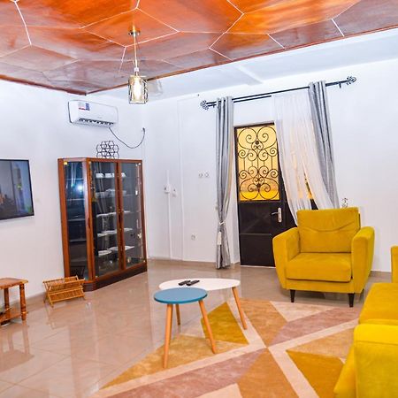 Appartement Meuble 2 Chambres Avec Salle De Bain - 1 Salon - 1E Cuisine - La Concorde - Quartier Nkomkana Yaoundé Eksteriør billede