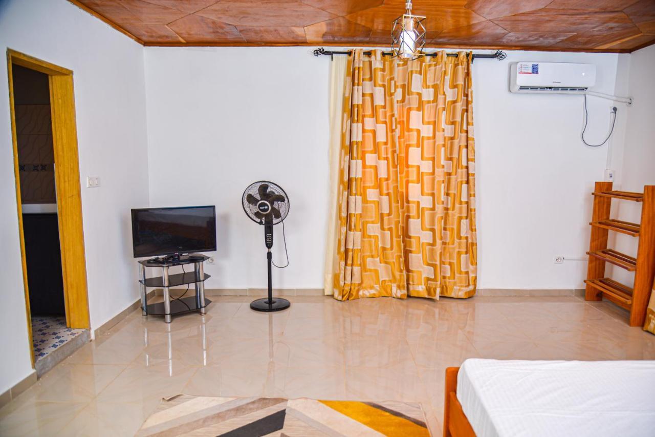 Appartement Meuble 2 Chambres Avec Salle De Bain - 1 Salon - 1E Cuisine - La Concorde - Quartier Nkomkana Yaoundé Eksteriør billede