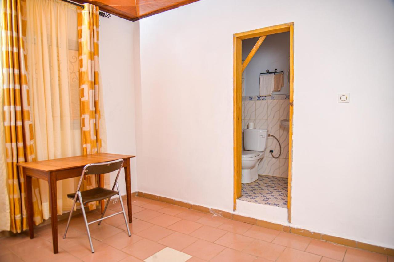 Appartement Meuble 2 Chambres Avec Salle De Bain - 1 Salon - 1E Cuisine - La Concorde - Quartier Nkomkana Yaoundé Eksteriør billede